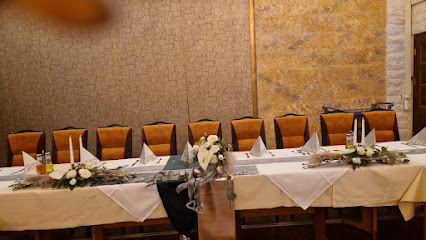 AF1QipMEQP2SjBZoebiABPQ8aWMiJwQjnZM4Nl-YS-CEw426-h240-k-no.jpg
