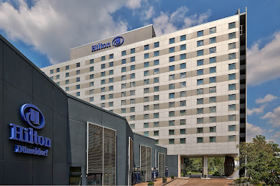 Hilton Dusseldorf – Hotel Exterior