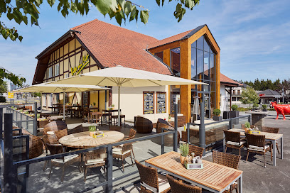 LINDNER Hotel Nuerburgring; Gasthaus; Aussenansicht; Tag; 03