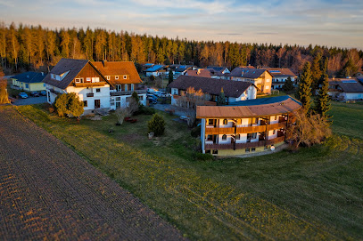 AF1QipPoFuuZKeSIVDf65bji8KyfhsCbDotne-G9rx7Nw408-h271-k-no.jpg